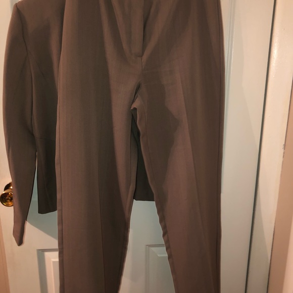 T. Milano 2pc Jacket & Pant Suit - Picture 4 of 4